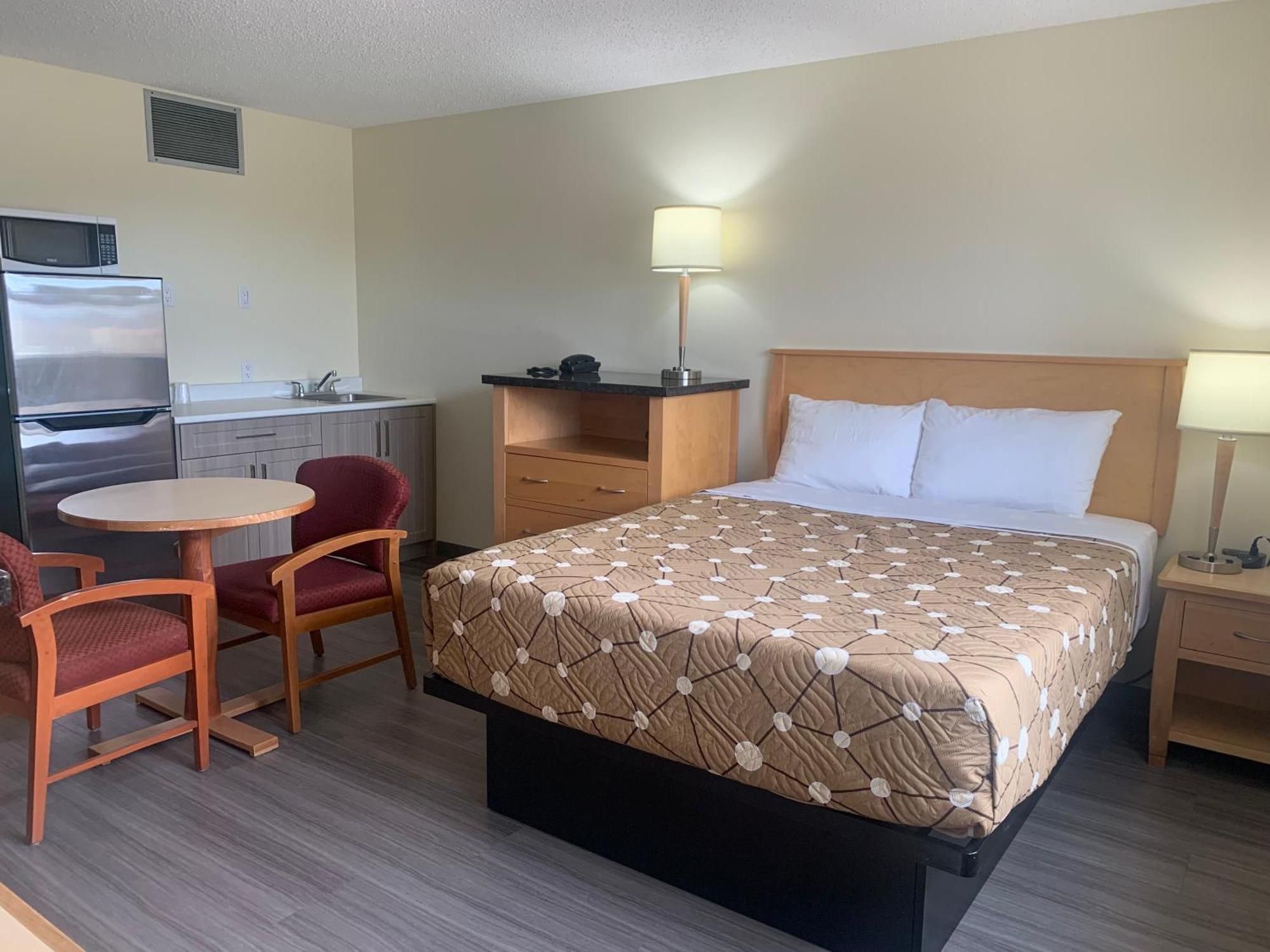 Northern Lights Inn Fort St. John Экстерьер фото