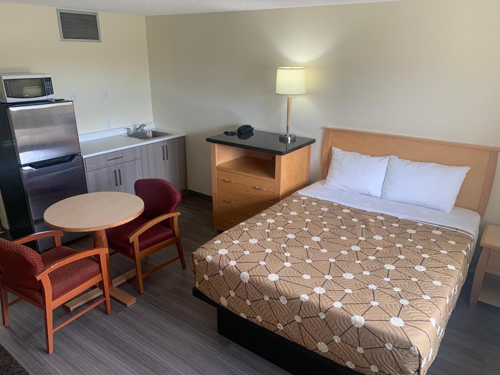 Northern Lights Inn Fort St. John Экстерьер фото