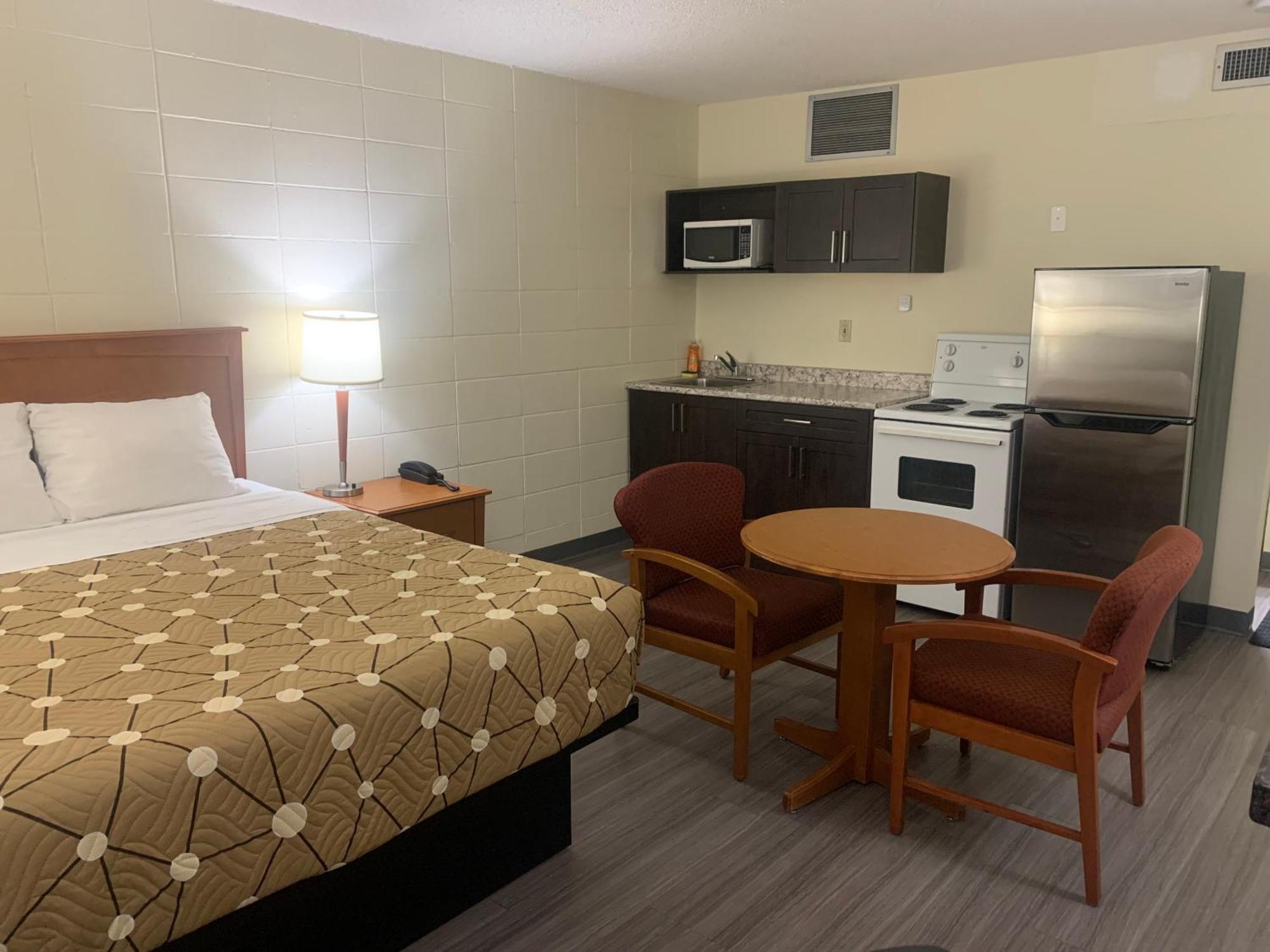 Northern Lights Inn Fort St. John Экстерьер фото