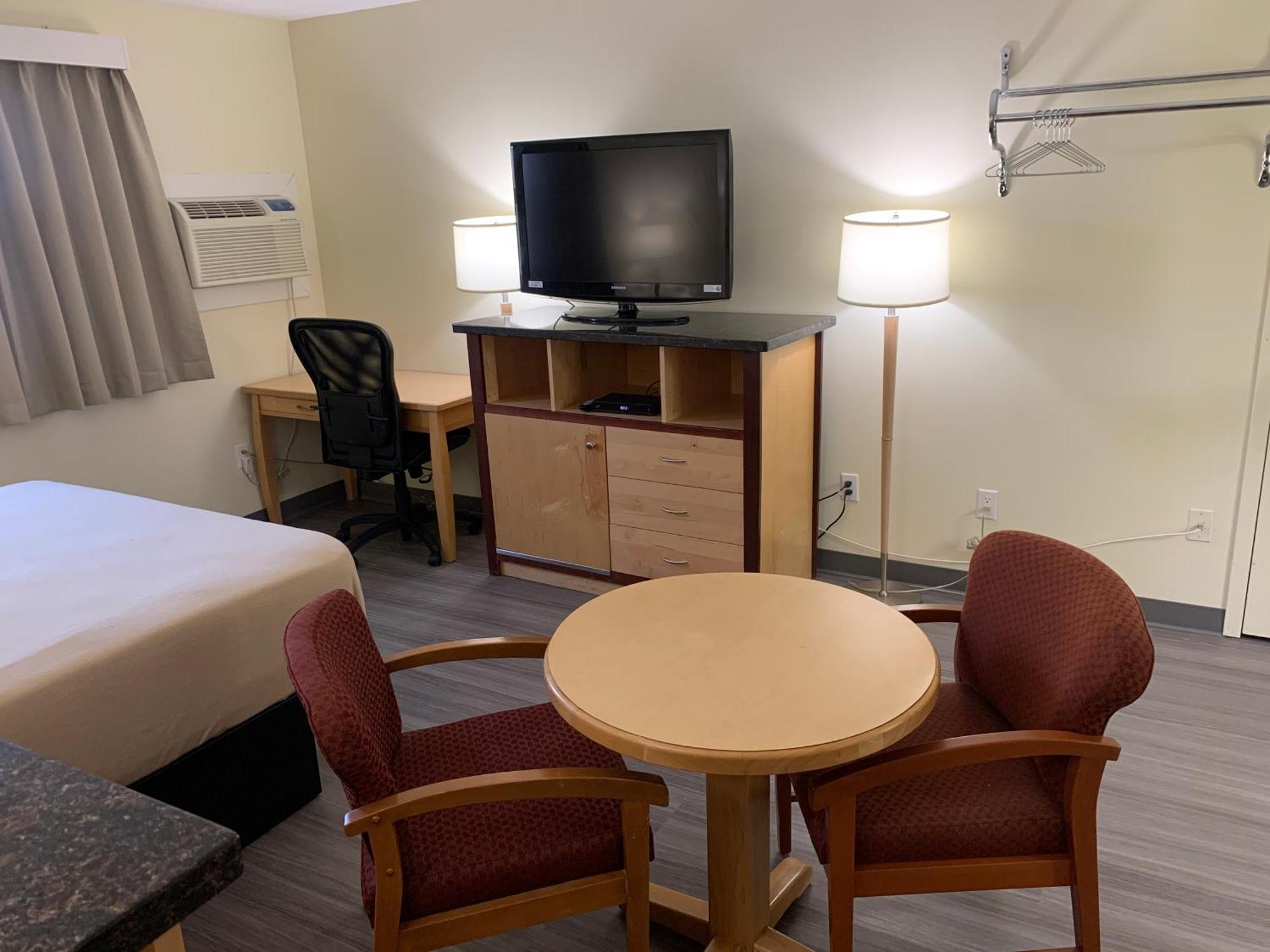 Northern Lights Inn Fort St. John Экстерьер фото